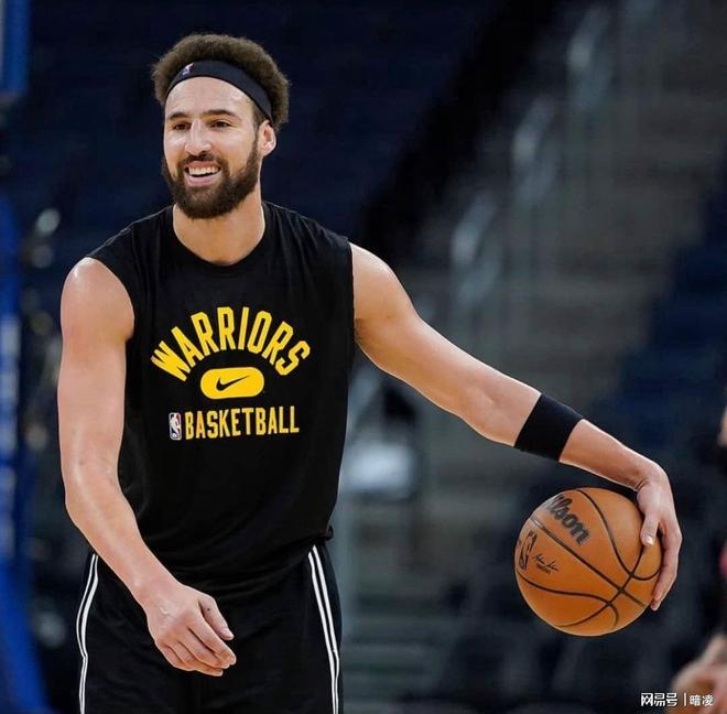  欧冠冲刺阶段走向成谜，孟菲斯灰熊调整名单，管理层满意，高层口径保持一致