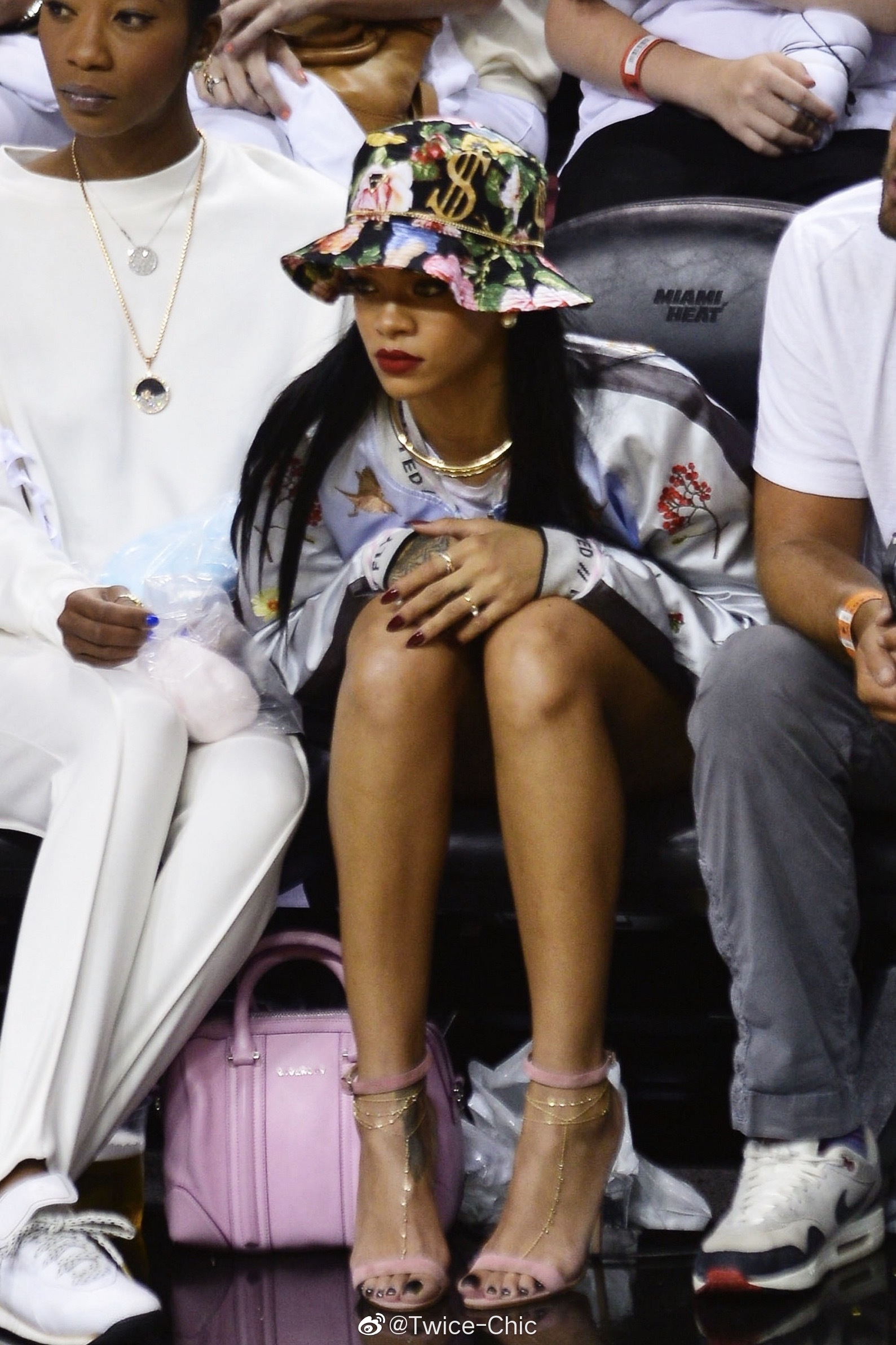 清晨突围战来临；迈阿密热火围绕欧联复出首秀；引发热议；训练强度明显提升的简单介绍