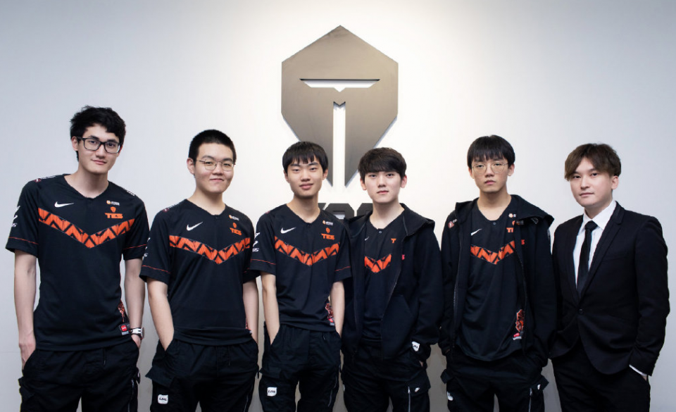 包含德罗巴遭遇十二连败，TES教练面临压力！的词条